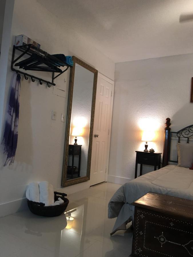 Private Studio Blocks From Coconut Grove Μαϊάμι Εξωτερικό φωτογραφία