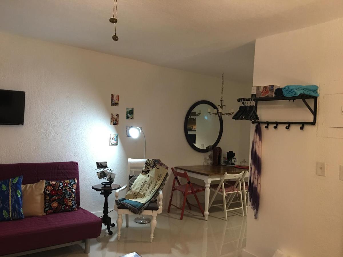 Private Studio Blocks From Coconut Grove Μαϊάμι Εξωτερικό φωτογραφία