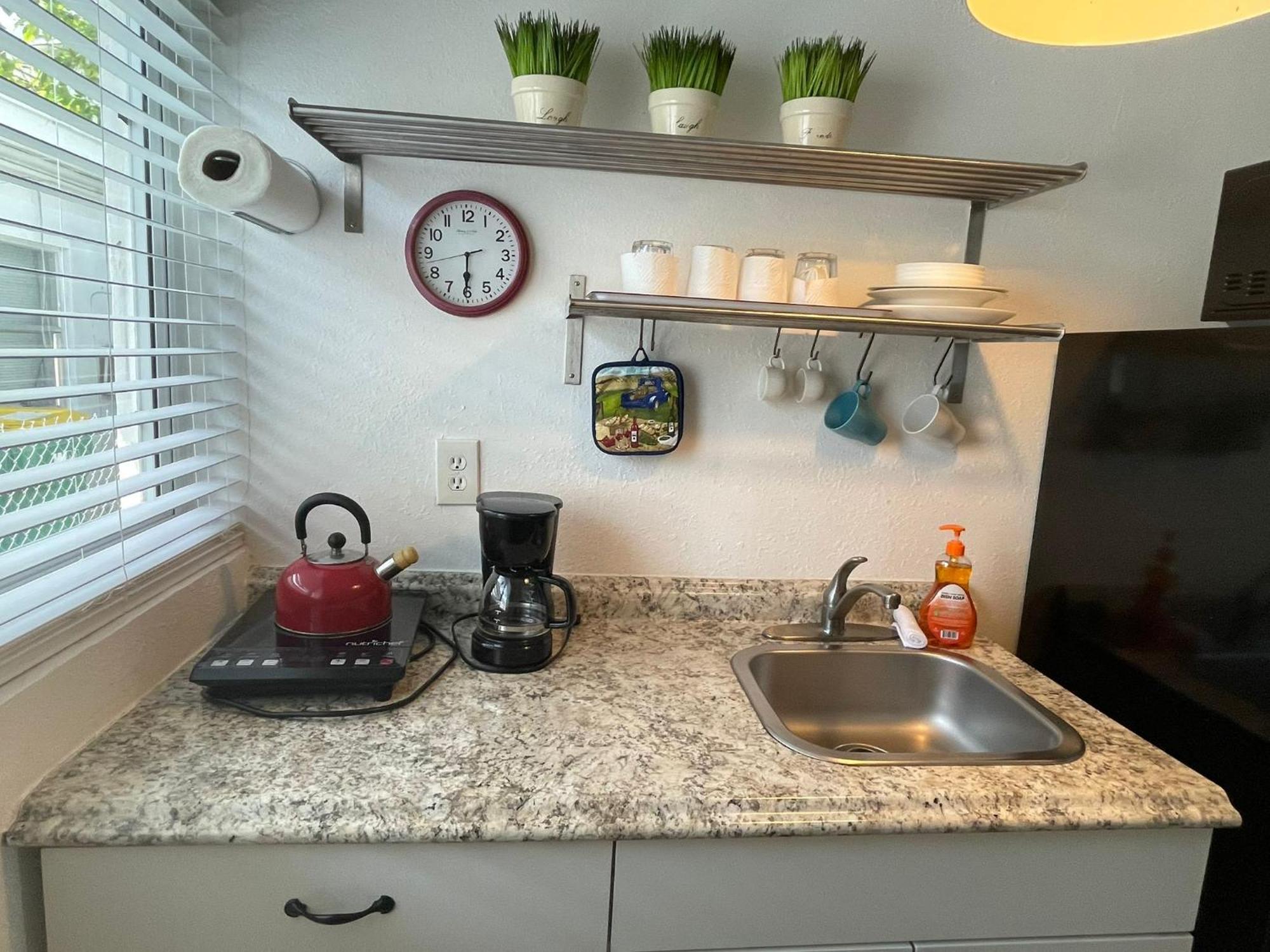 Private Studio Blocks From Coconut Grove Μαϊάμι Εξωτερικό φωτογραφία
